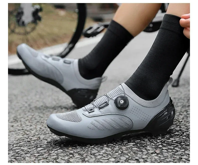ACKOOR ロックフリーサイクリングシューズ フラットペダ - Cycling Commuter Shoes のレビューと価格