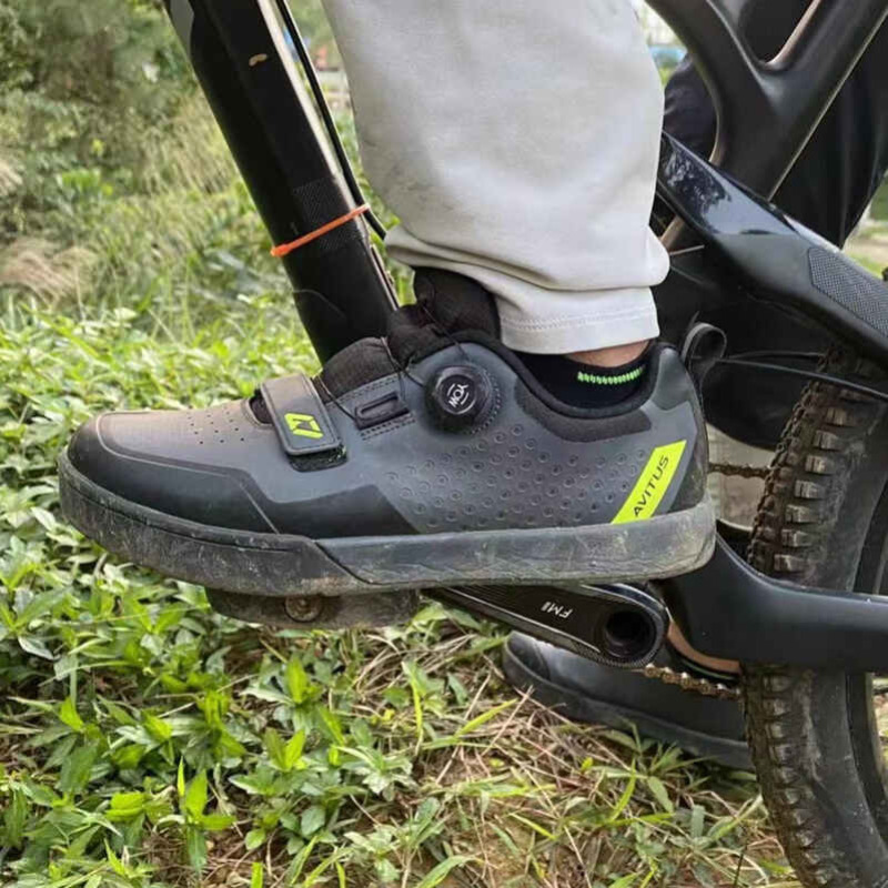 Avitus-マウンテンバイクシューズ,フラットペダルシュー - Commuting On Mountain Bike のレビューと価格