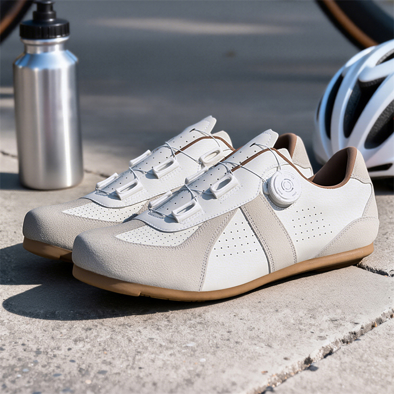 女性用ノンロックマウンテンバイクシューズ、クリートなし、ロー - Cycling Commuter Shoes のレビューと価格